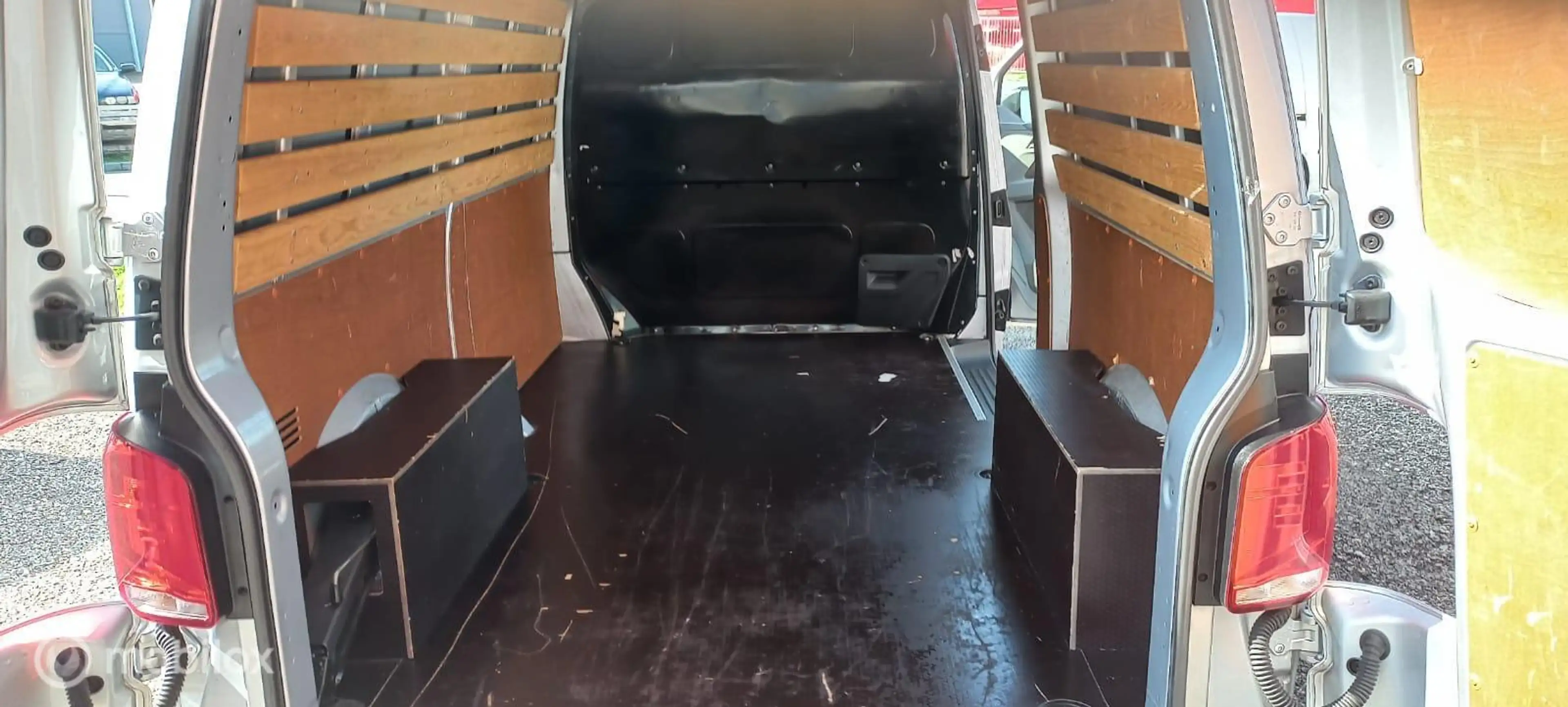 Volkswagen T6.1 Transporter 2.0 TDI L2H1 28 — photo 8
