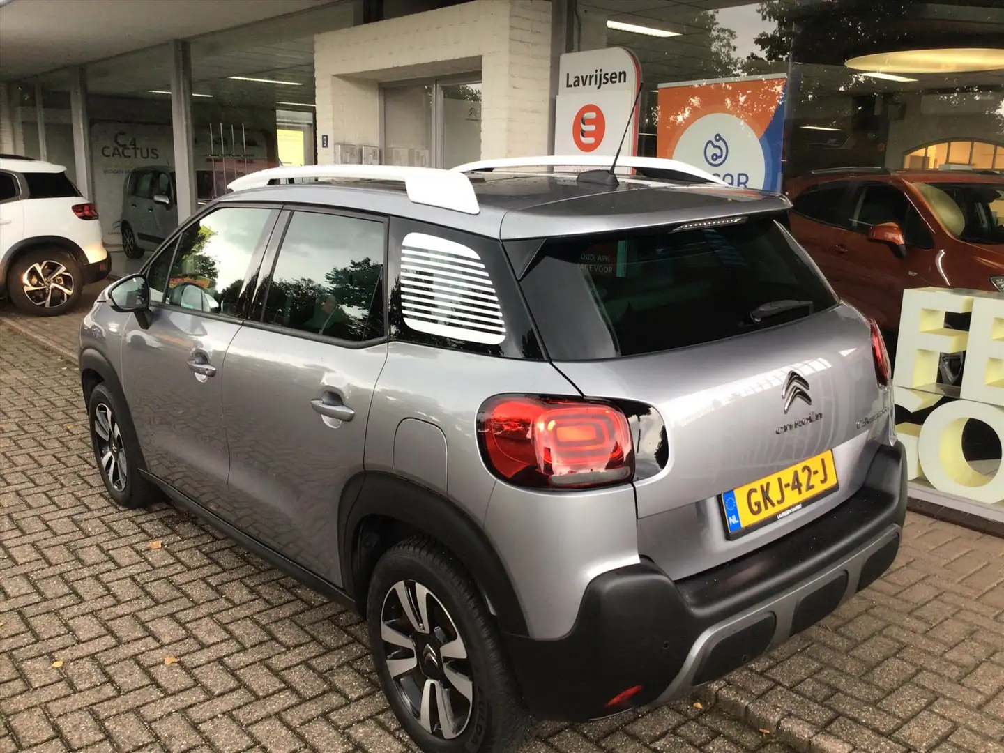 Citroen C3 Aircross 1.2 PureTech 130pk S&S EAT6 Shine Gris - 2