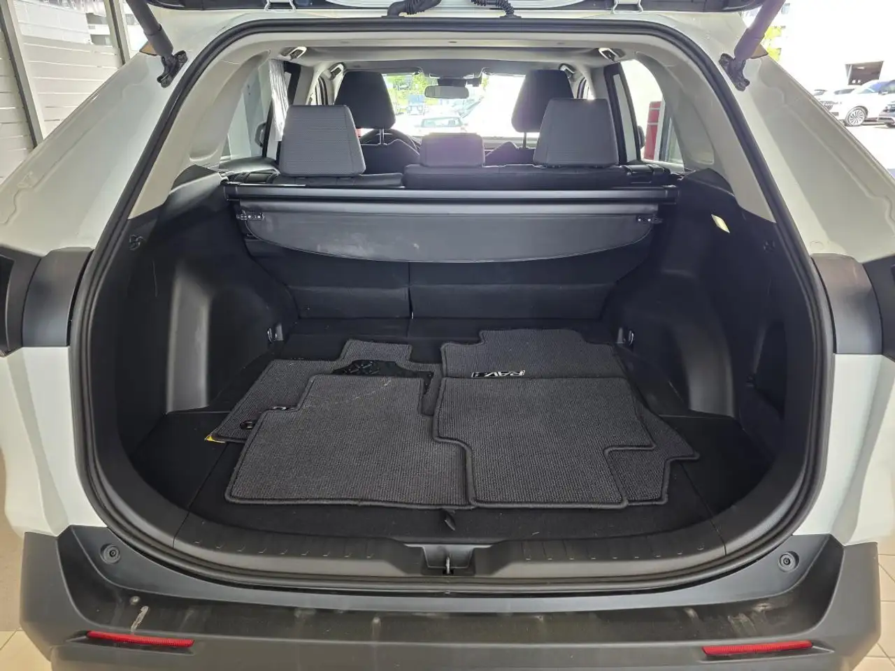 Toyota RAV 4 снимка Toyota RAV 4