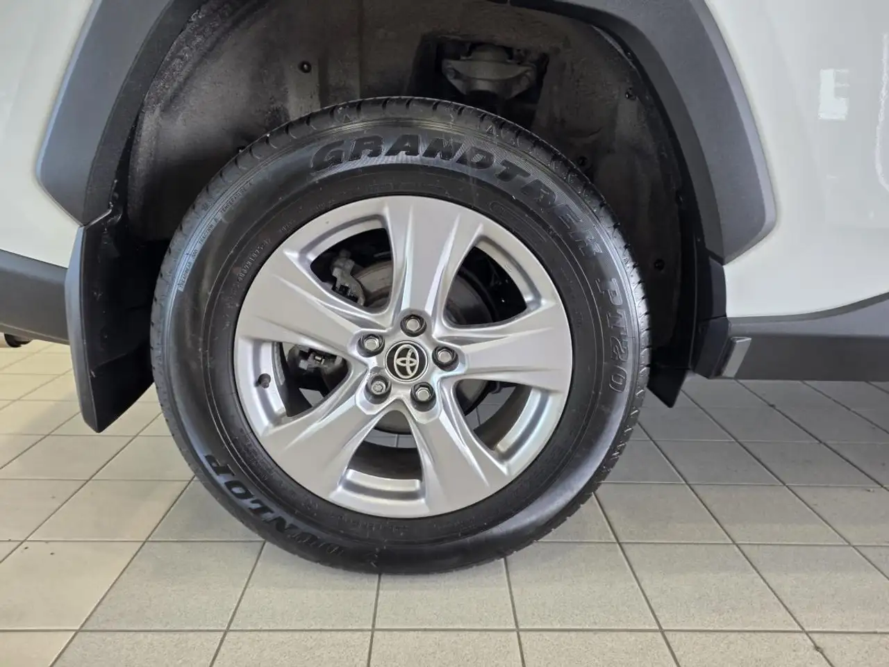 Toyota RAV 4 снимка Toyota RAV 4