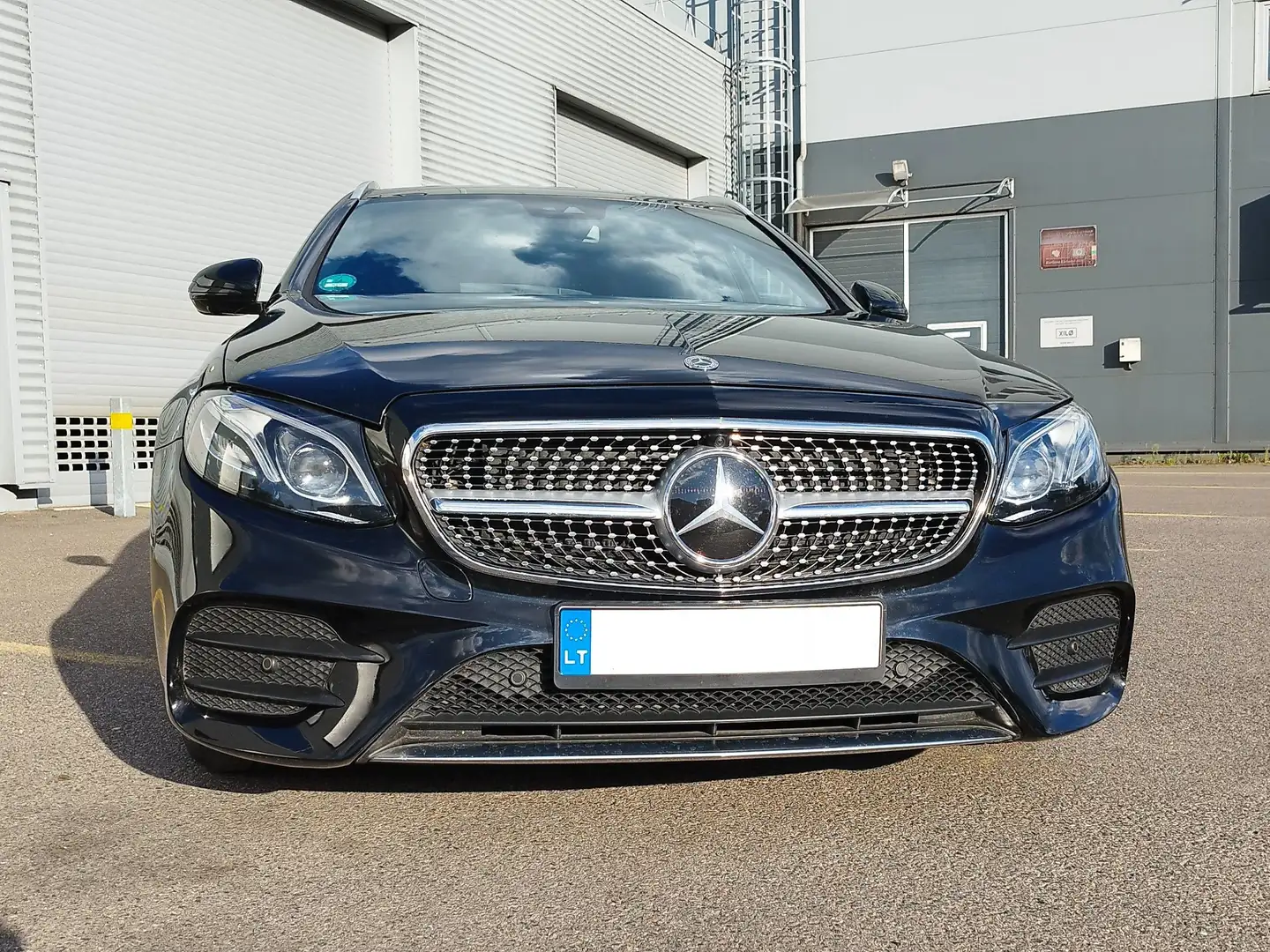 Mercedes-Benz E 400 E 400 d 4Matic T 9G-TRONIC AMG Line Noir - 2