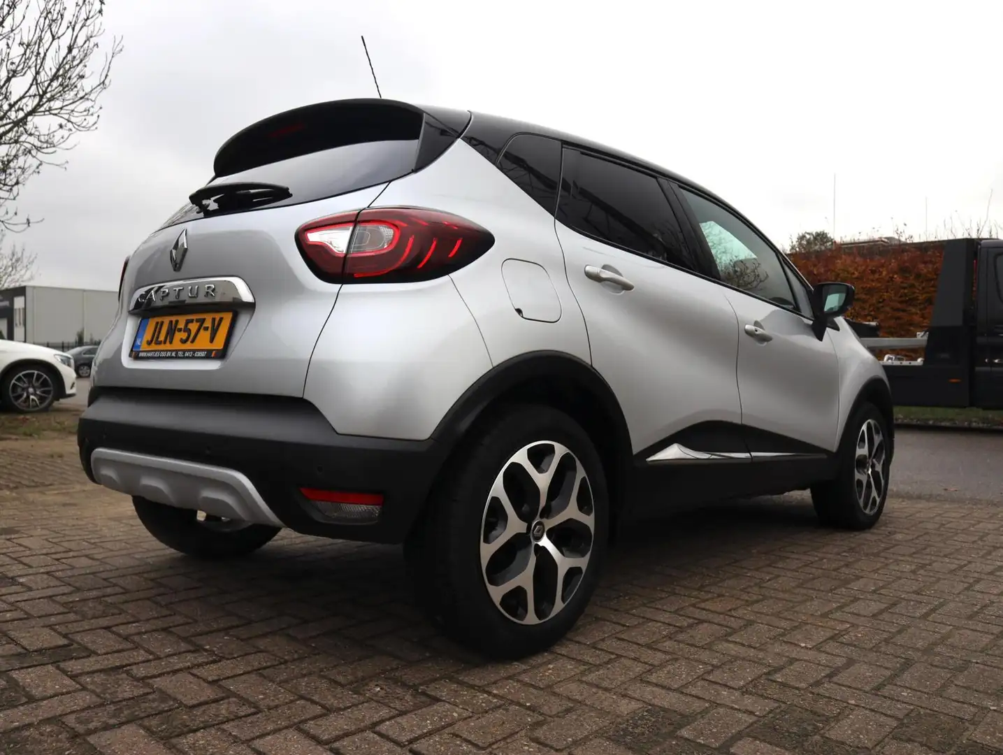 Renault Captur 0.9 TCe Intens (Vol-Opties!) 1e eigenaar Gris - 2