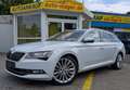 Skoda Superb Combi*Memo*Pano*BiXen*RKam*DCC*AHK*CarPlay Weiß - thumbnail 1