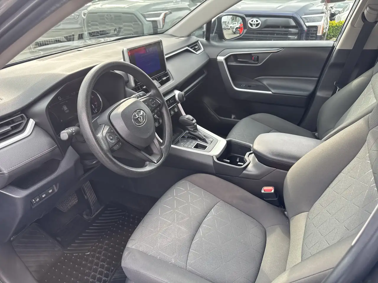 Toyota RAV 4 снимка Toyota RAV 4