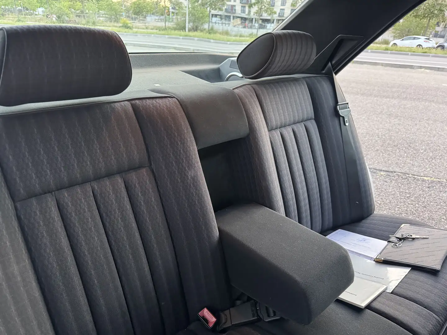 Mercedes-Benz 300 300D - 1