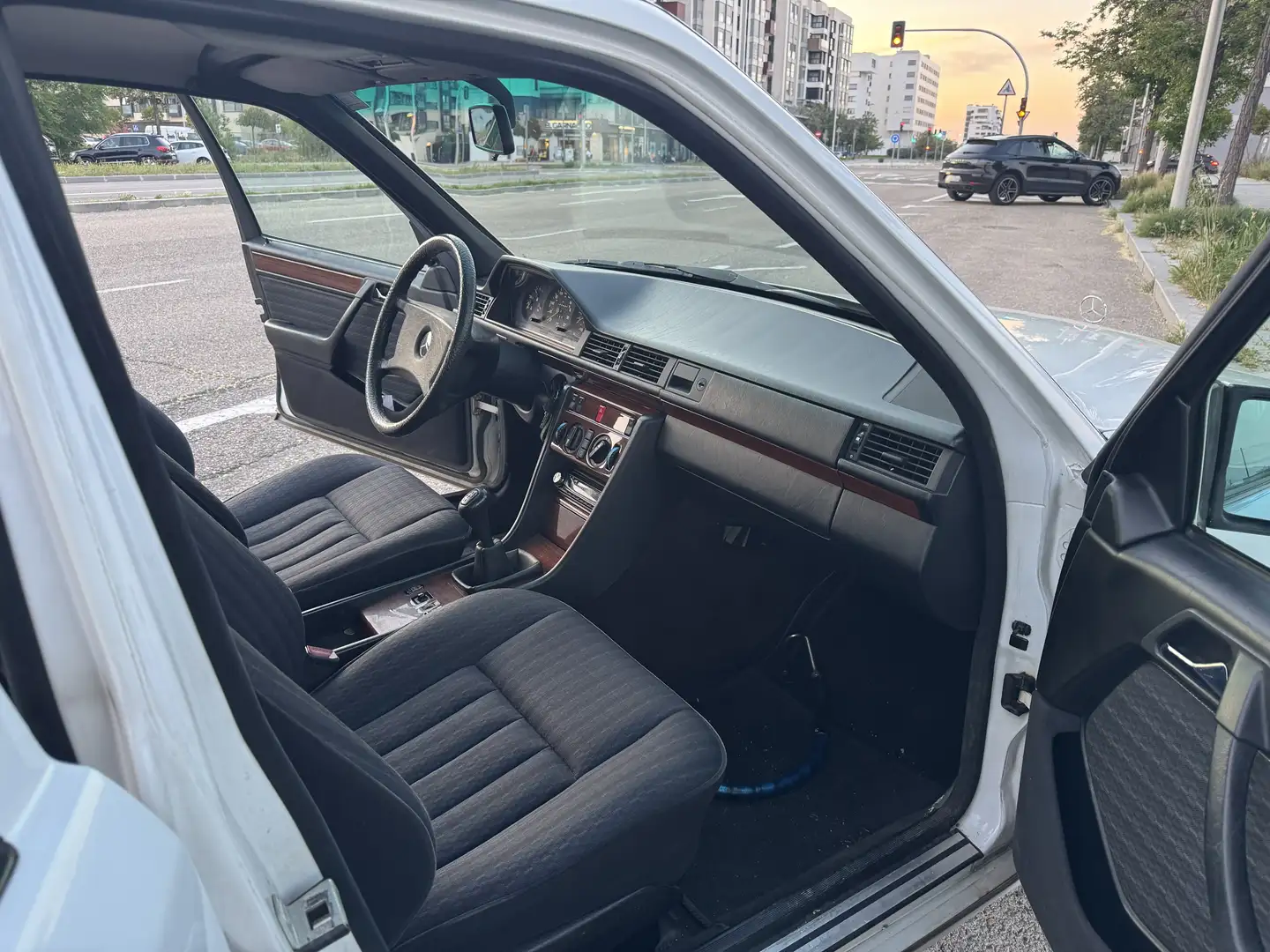 Mercedes-Benz 300 300D - 2