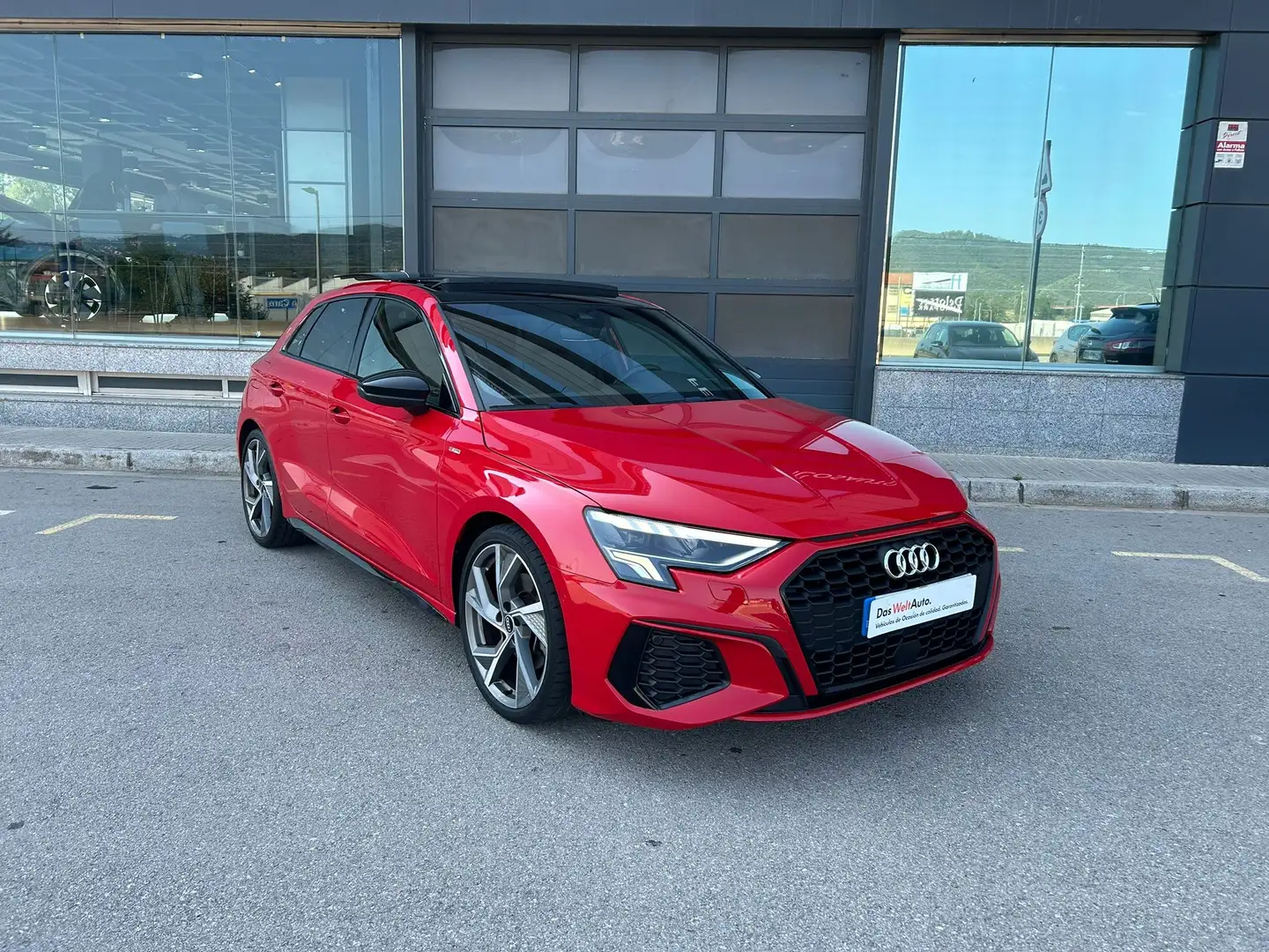 Audi A3 Sportback 35TDI Black line S tronic Rojo - 2