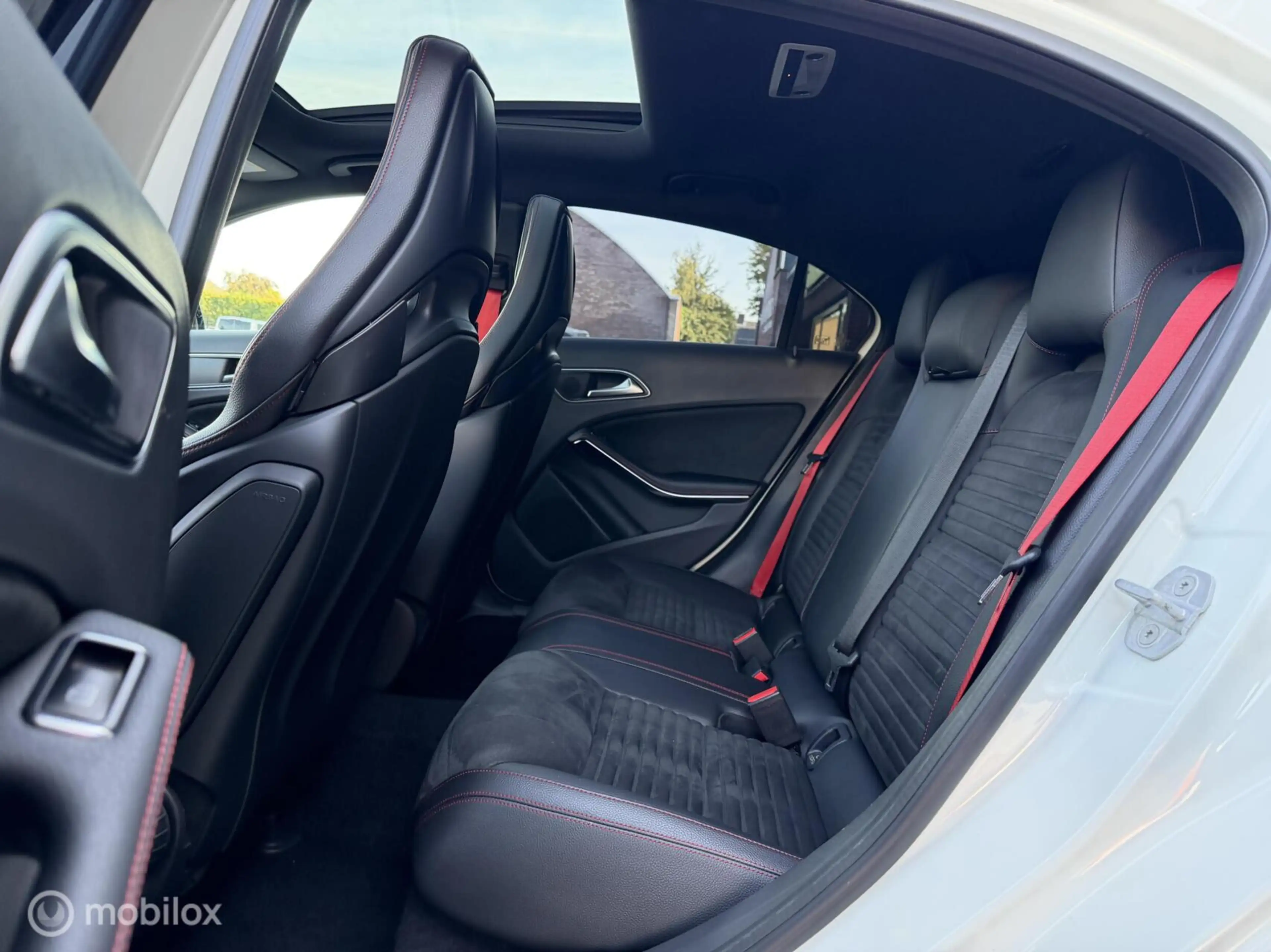 Mercedes-Benz A 45 AMG 4MATIC Edition 1 PANO*SCHAALSTOELEN* — photo 12