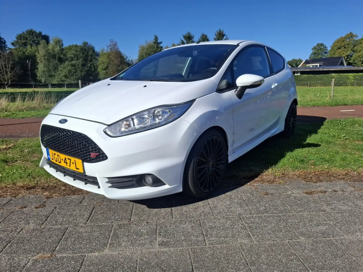 Ford Fiesta 1.6 ST2 Weiß - 1