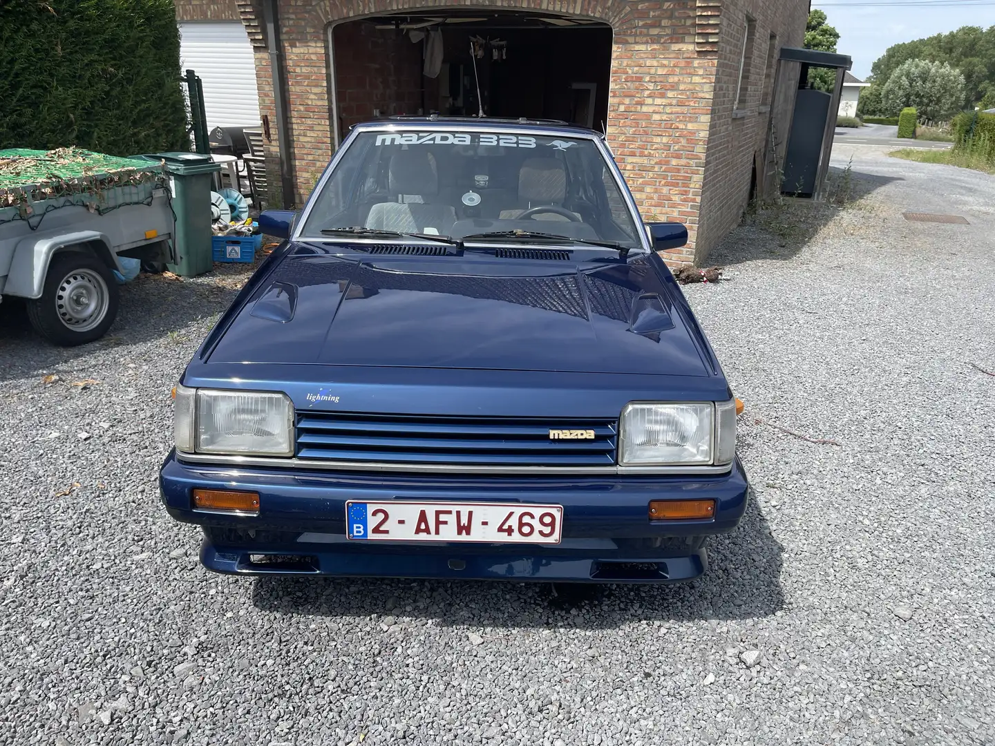 Mazda 3 323 hatchback 1985 Blauw - 2