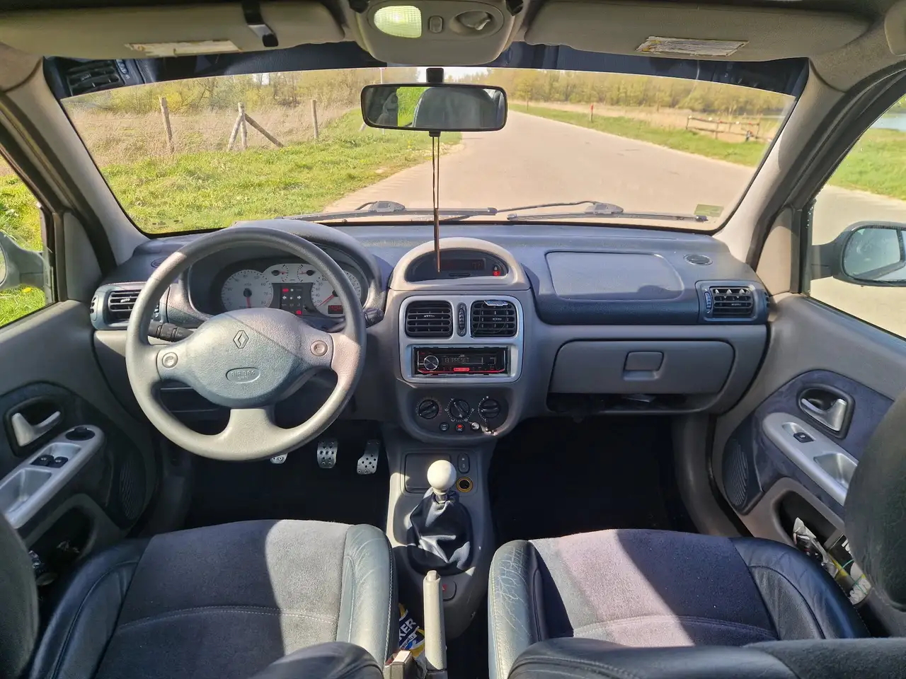 Renault Clio 2.0-16V RS, foto 11