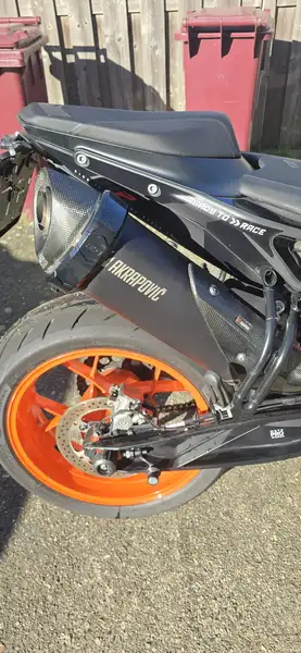 KTM 890 Duke R - foto 3