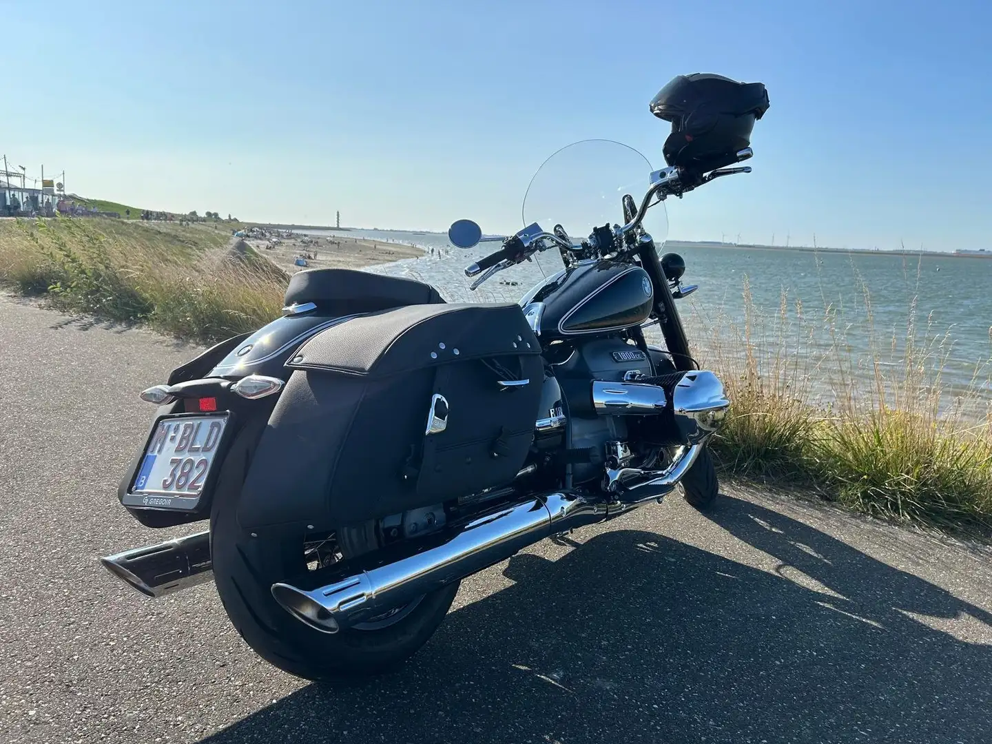 BMW R 18 Classic Full option Fekete - 2