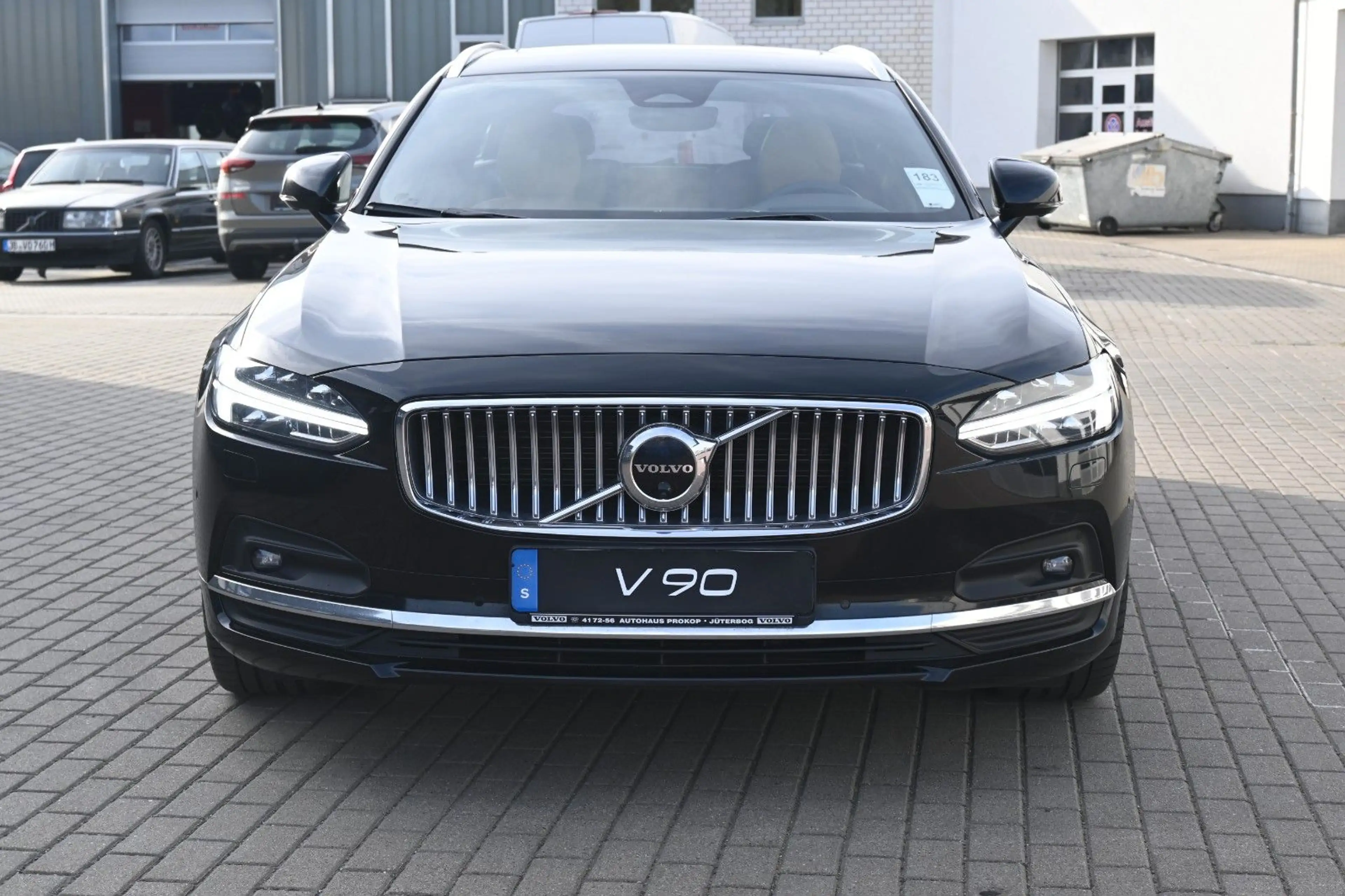 Volvo V90 B4 D Plus Bright*STDHZG*360°*PANO*ACC*AHK — photo 8