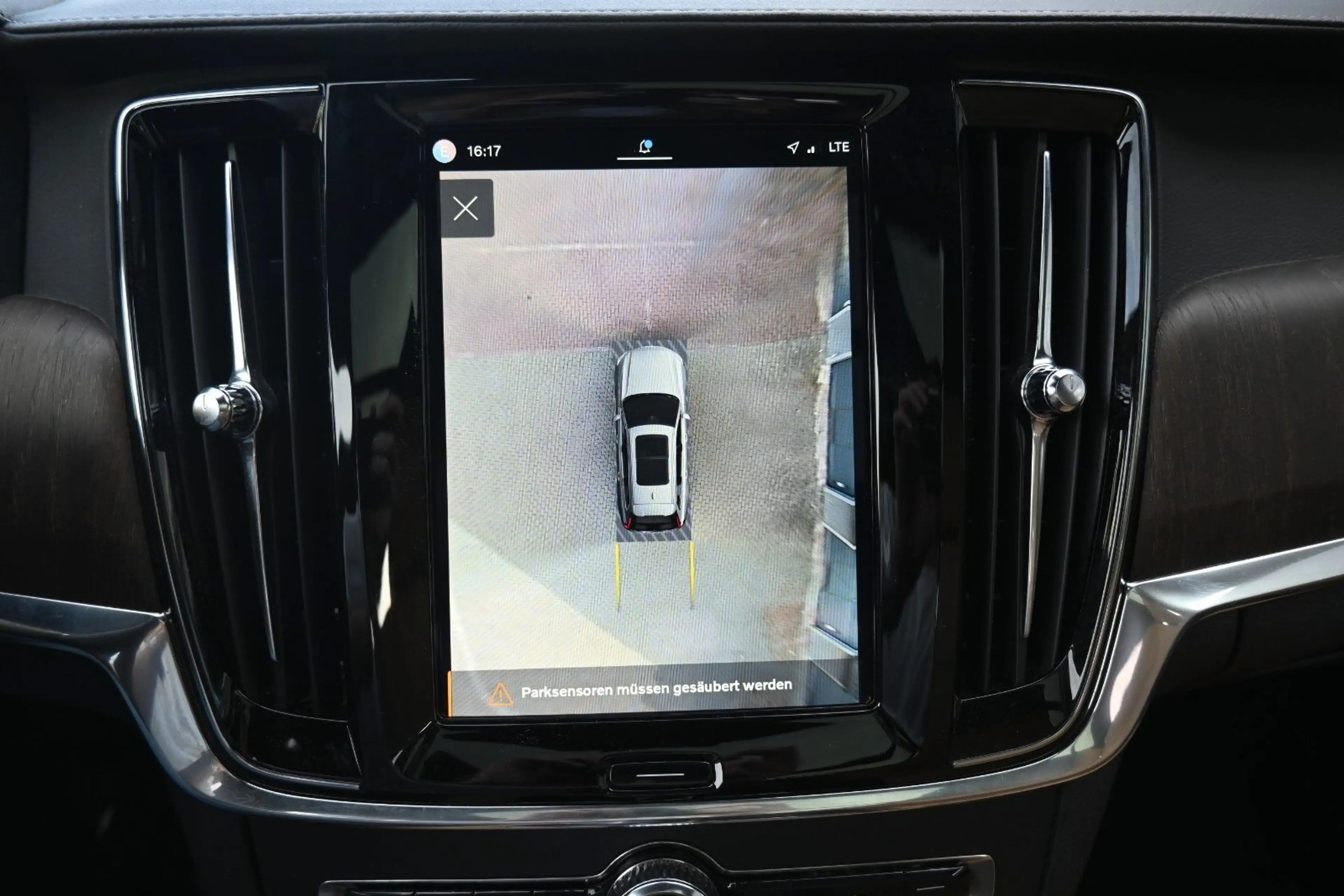 Volvo V90 B4 D Plus Bright*STDHZG*360°*PANO*ACC*AHK — photo 23