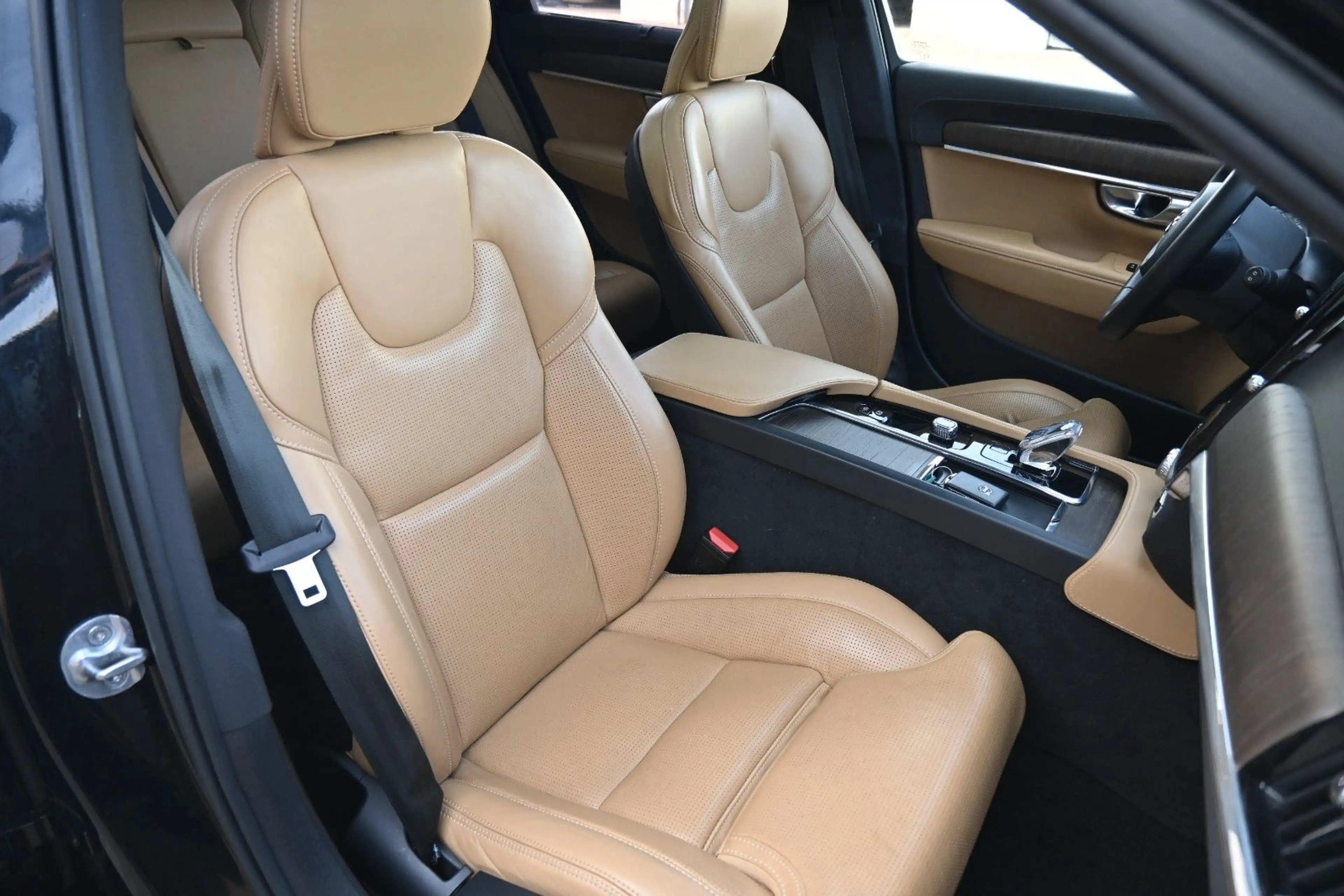 Volvo V90 B4 D Plus Bright*STDHZG*360°*PANO*ACC*AHK — photo 14