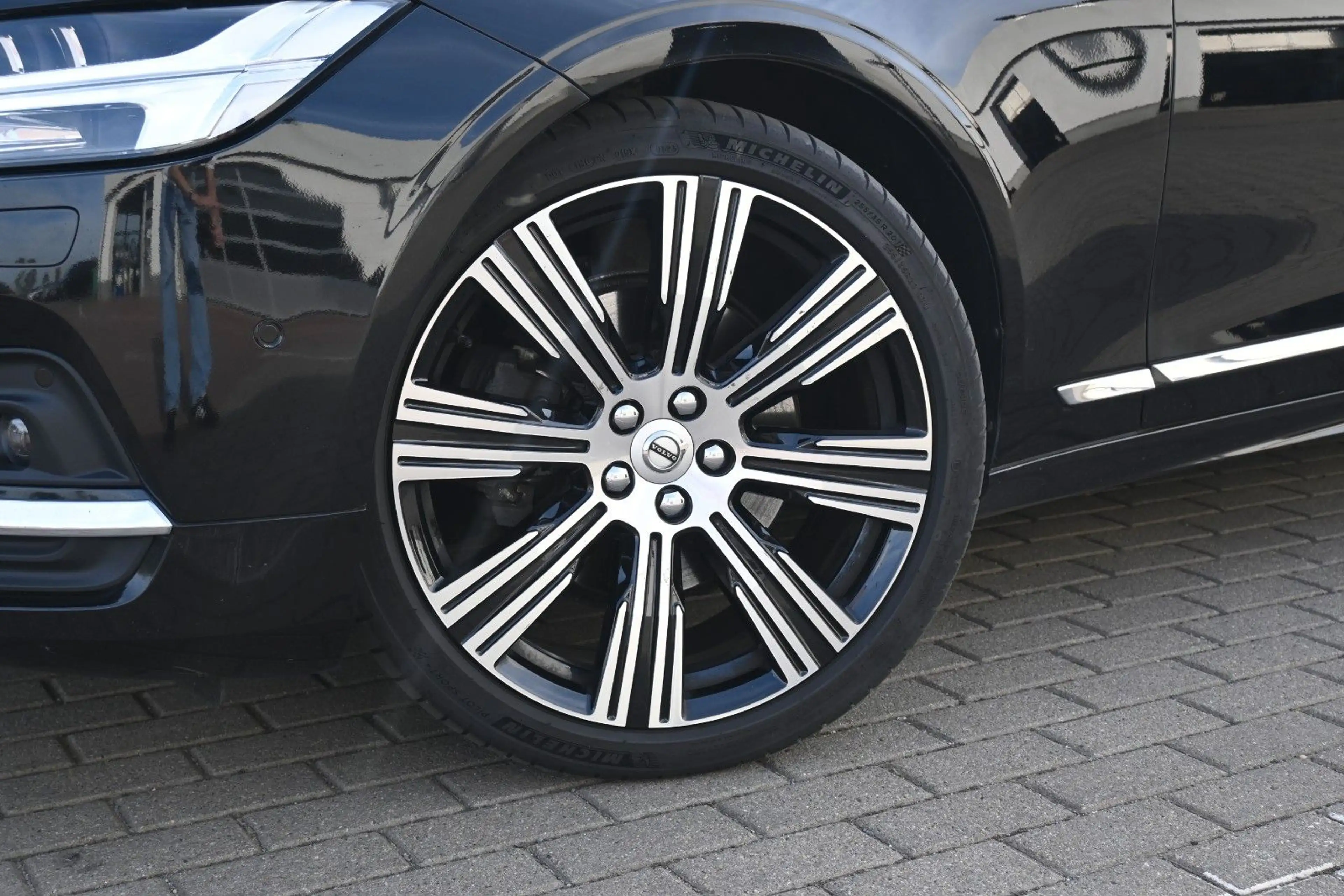 Volvo V90 B4 D Plus Bright*STDHZG*360°*PANO*ACC*AHK — photo 11