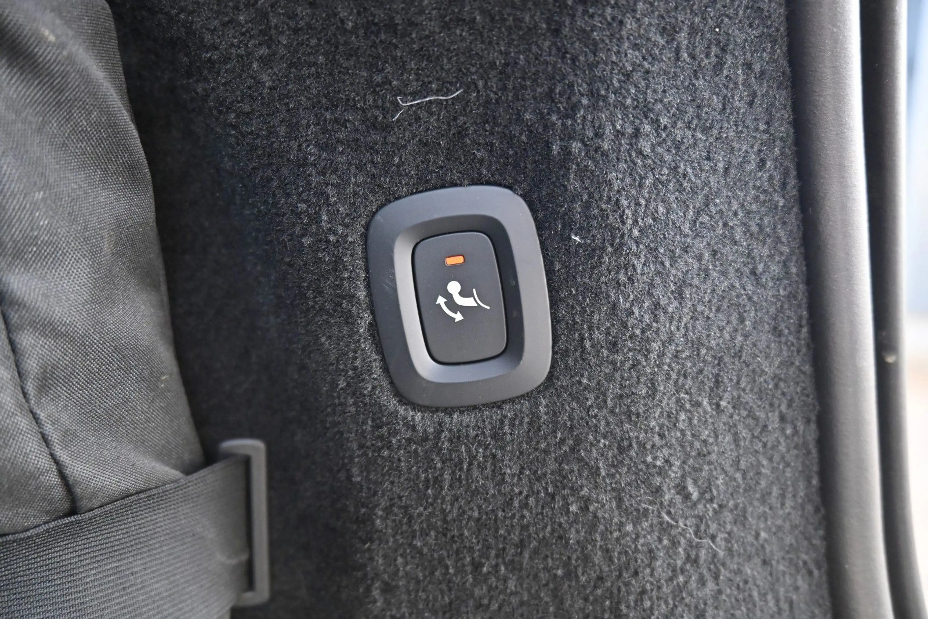 Volvo V90 B4 D Plus Bright*STDHZG*360°*PANO*ACC*AHK — photo 17
