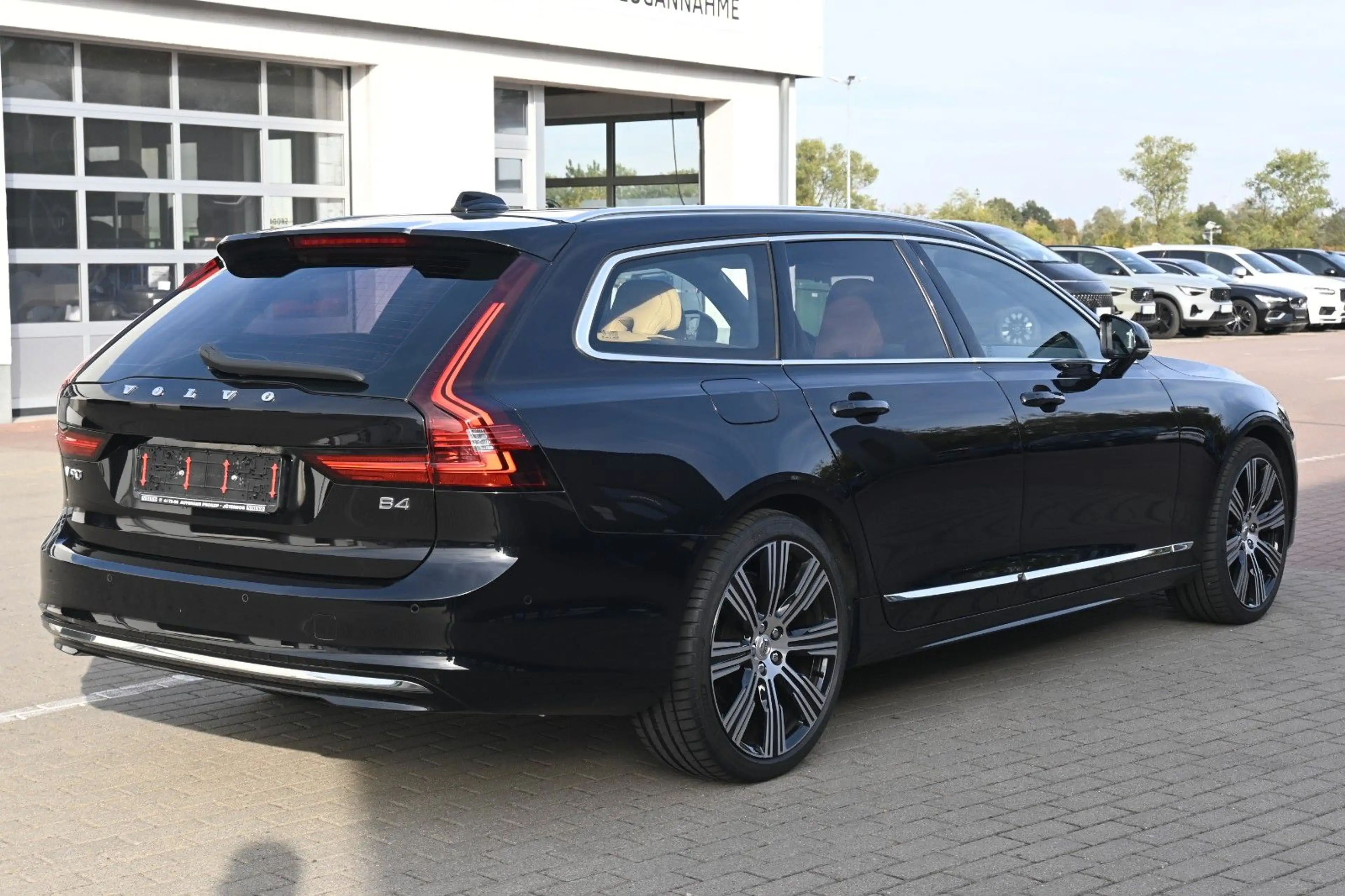 Volvo V90 B4 D Plus Bright*STDHZG*360°*PANO*ACC*AHK — photo 5