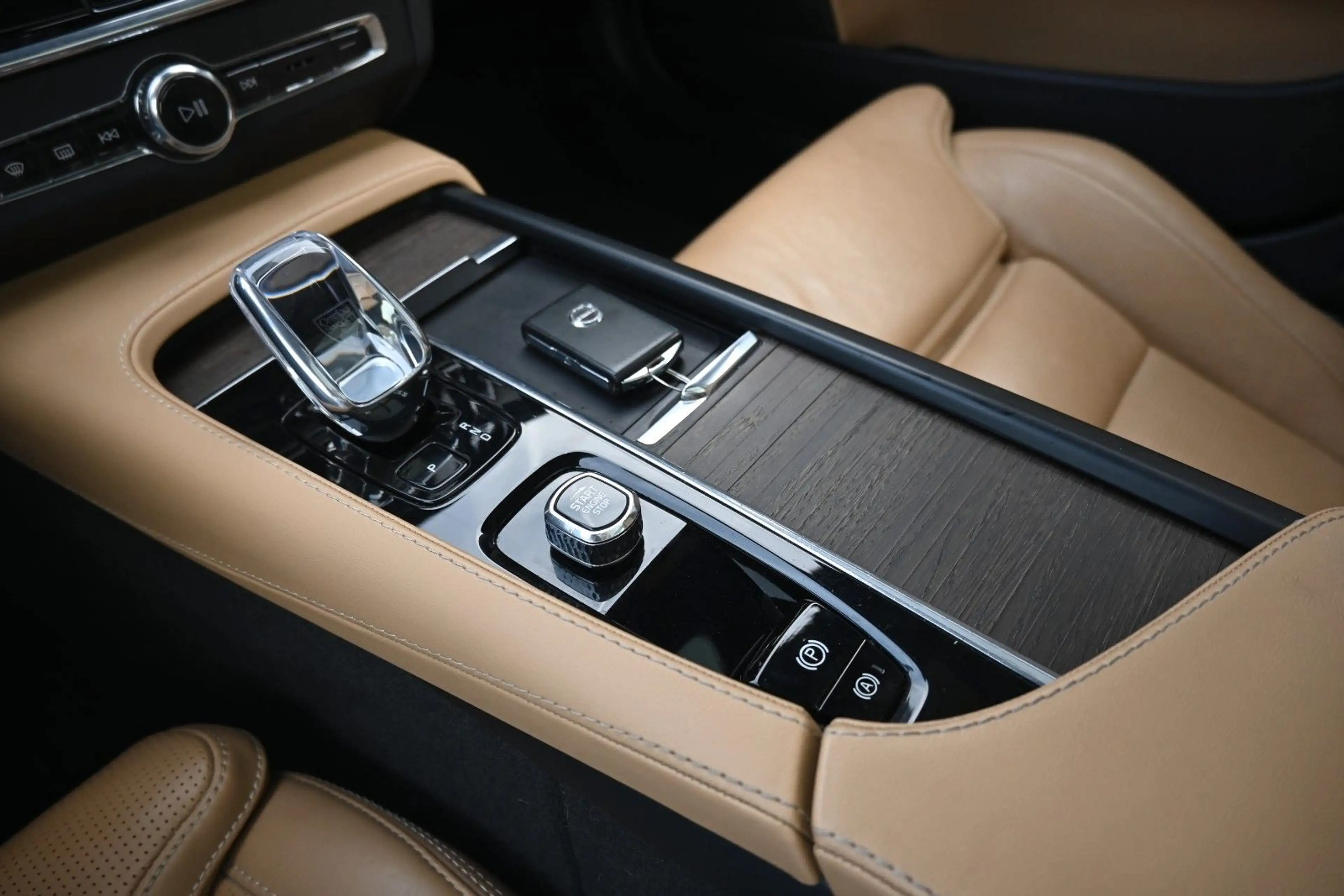 Volvo V90 B4 D Plus Bright*STDHZG*360°*PANO*ACC*AHK — photo 24