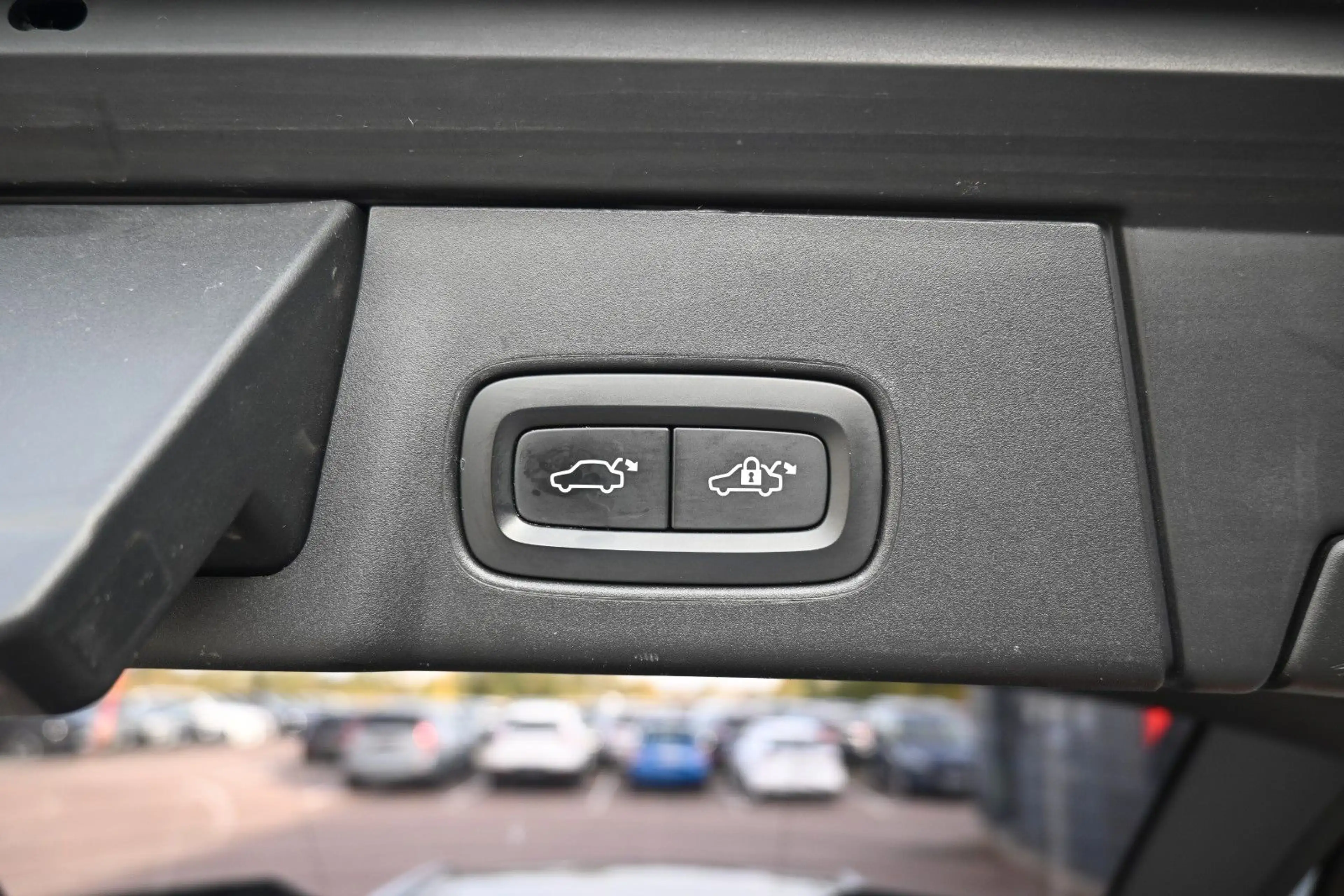 Volvo V90 B4 D Plus Bright*STDHZG*360°*PANO*ACC*AHK — photo 19