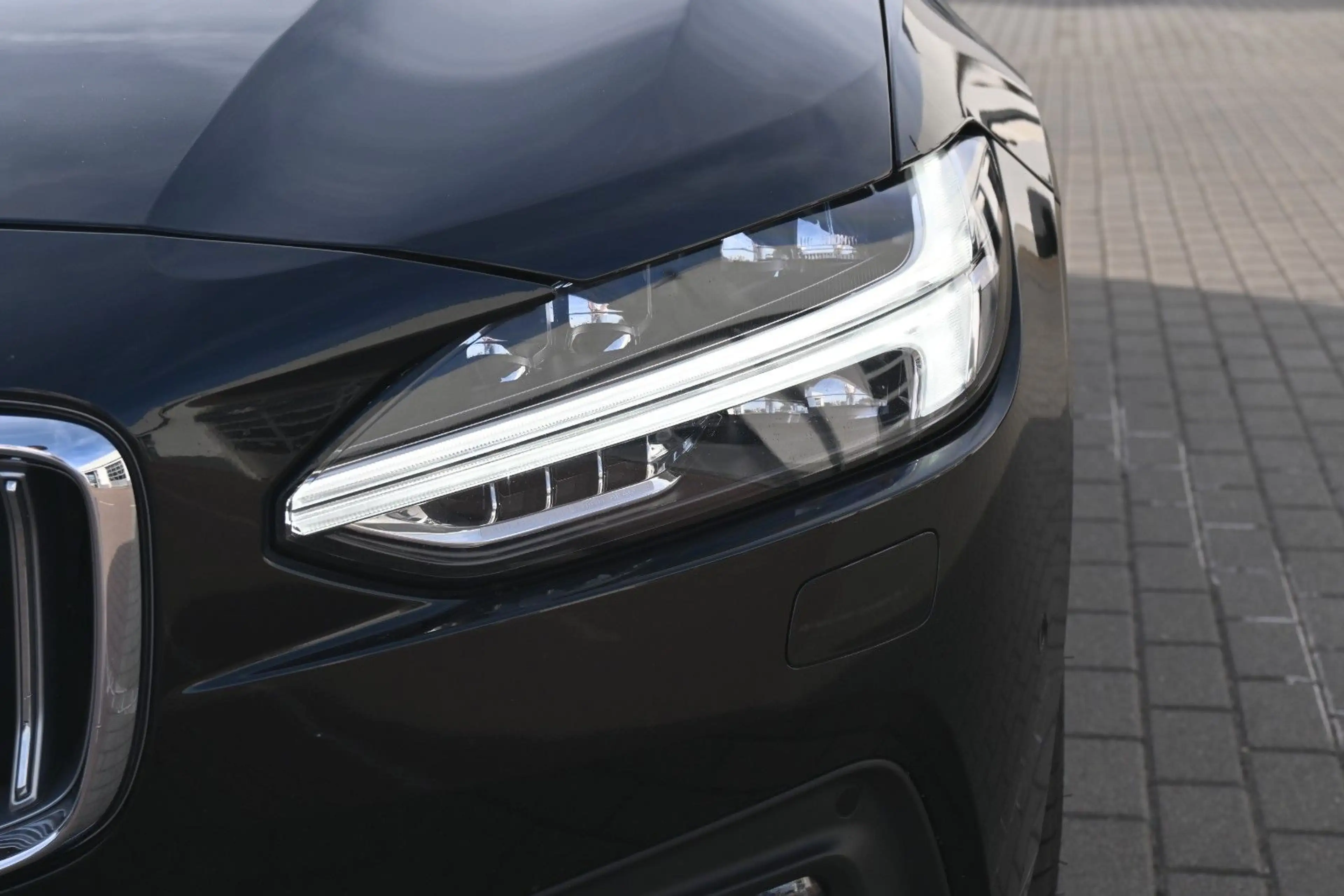 Volvo V90 B4 D Plus Bright*STDHZG*360°*PANO*ACC*AHK — photo 10