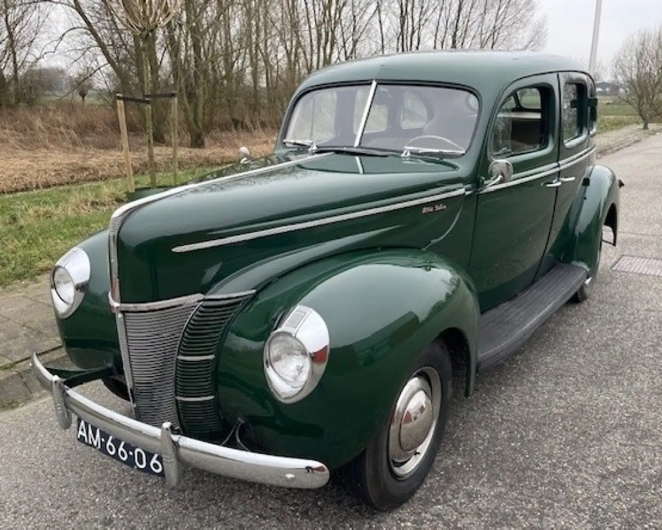 Ford DeLuxe Fordor Grün - 1