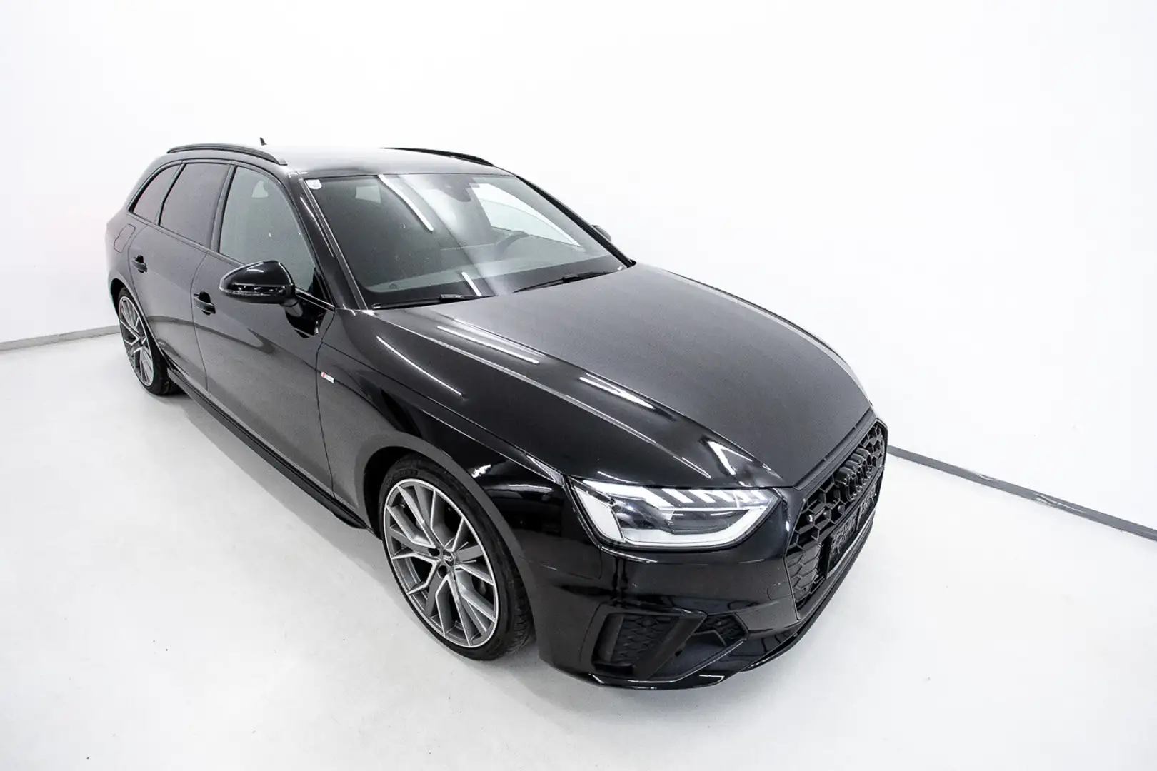 Audi A4 Avant 40 TDI quattro S-tronic | LED | AHK Schwarz - 2
