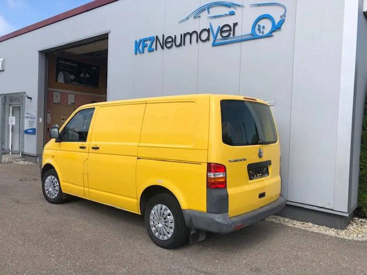Volkswagen T5 Transporter mehrere auf Lager facelift 2,0TDI Gelb - 2