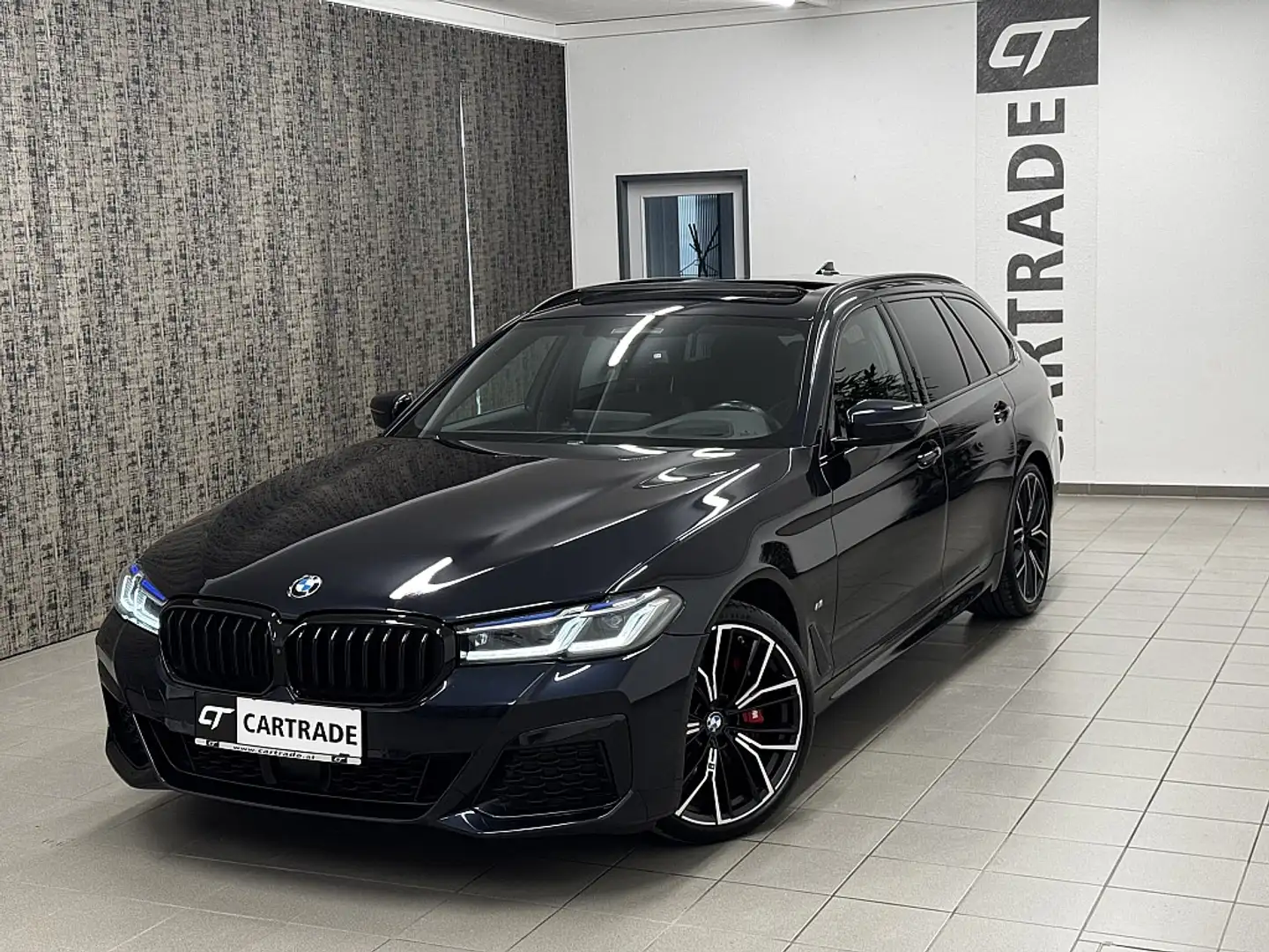 BMW 520 d 48 V Touring xDrive Aut. M-SPORTPAKET Blauw - 2