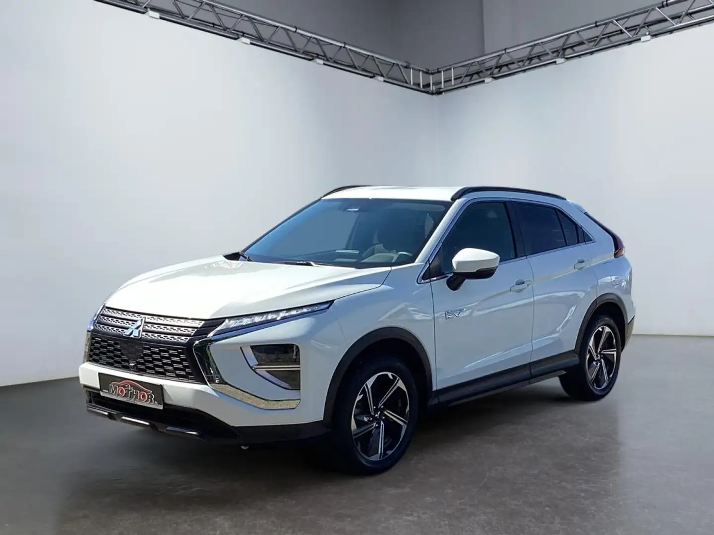 Mitsubishi Eclipse Cross 2.4 MIVEC PHEV Automatik FLA SpurH Weiß - 2