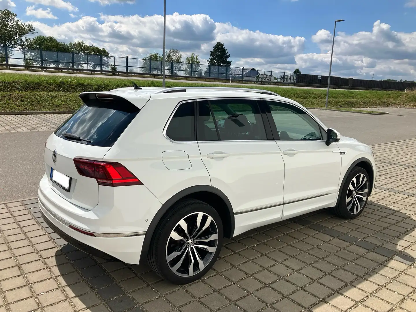 Volkswagen Tiguan 2.0 TSI 4Motion (BlueMotion Technology) DSG Highli Weiß - 2