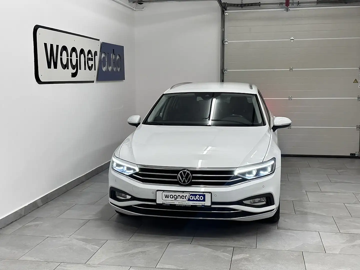 Volkswagen Passat Variant Elegance 2,0 SCR TDI DSG.IQ Matrix LED/ACC/DCC/... Weiß - 1