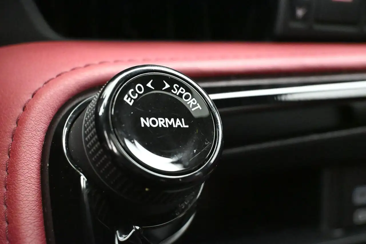 Lexus NX снимка Lexus NX
