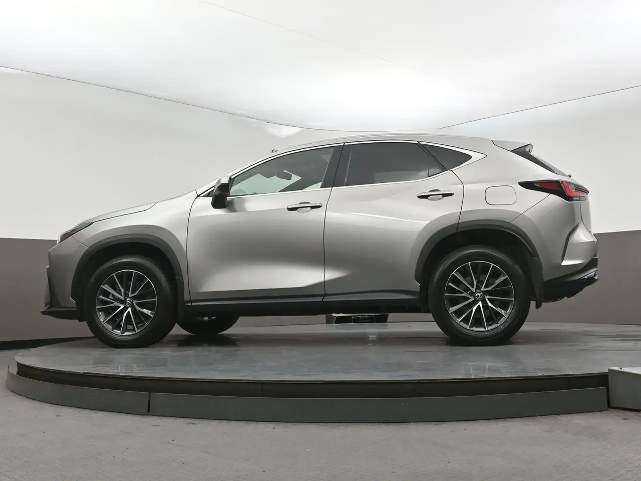Lexus NX снимка Lexus NX