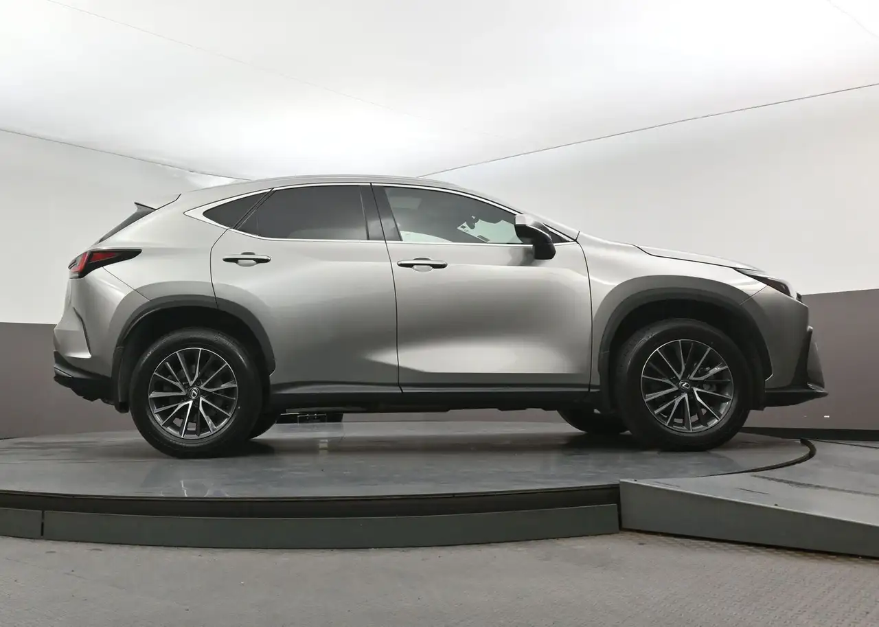 Lexus NX снимка Lexus NX