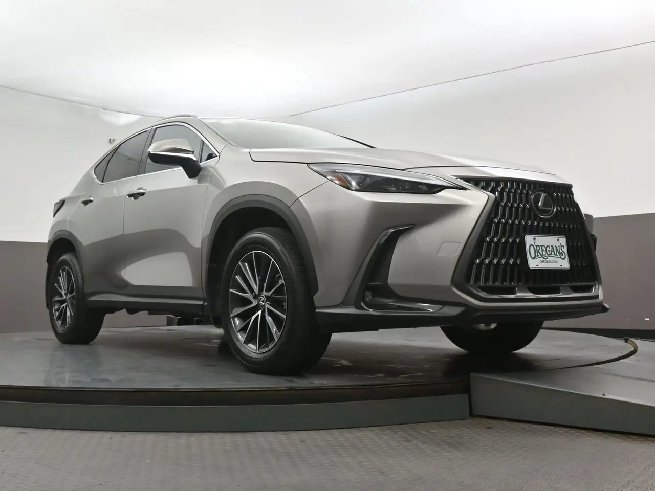 Lexus NX снимка Lexus NX