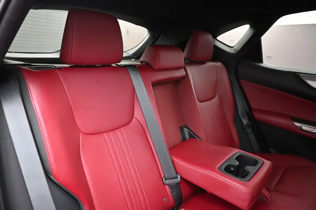 Lexus NX снимка Lexus NX