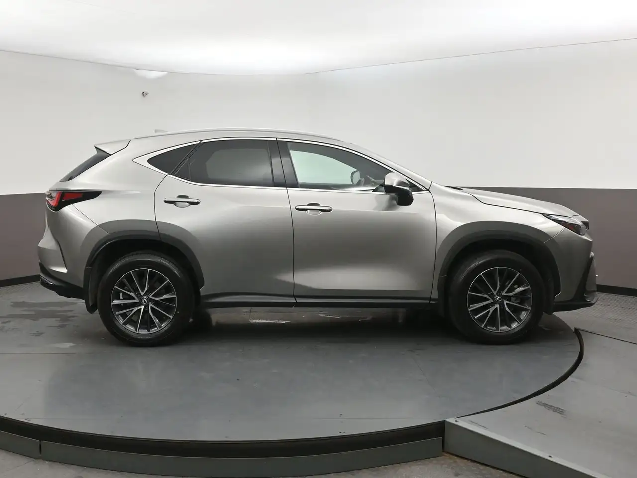 Lexus NX снимка Lexus NX