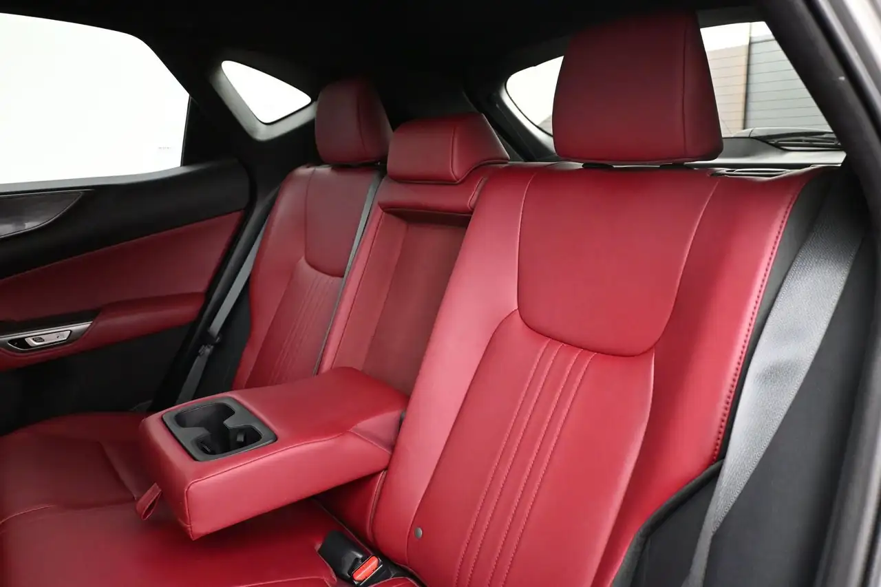 Lexus NX снимка Lexus NX