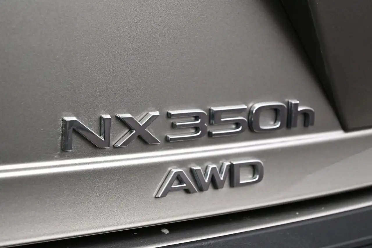 Lexus NX снимка Lexus NX