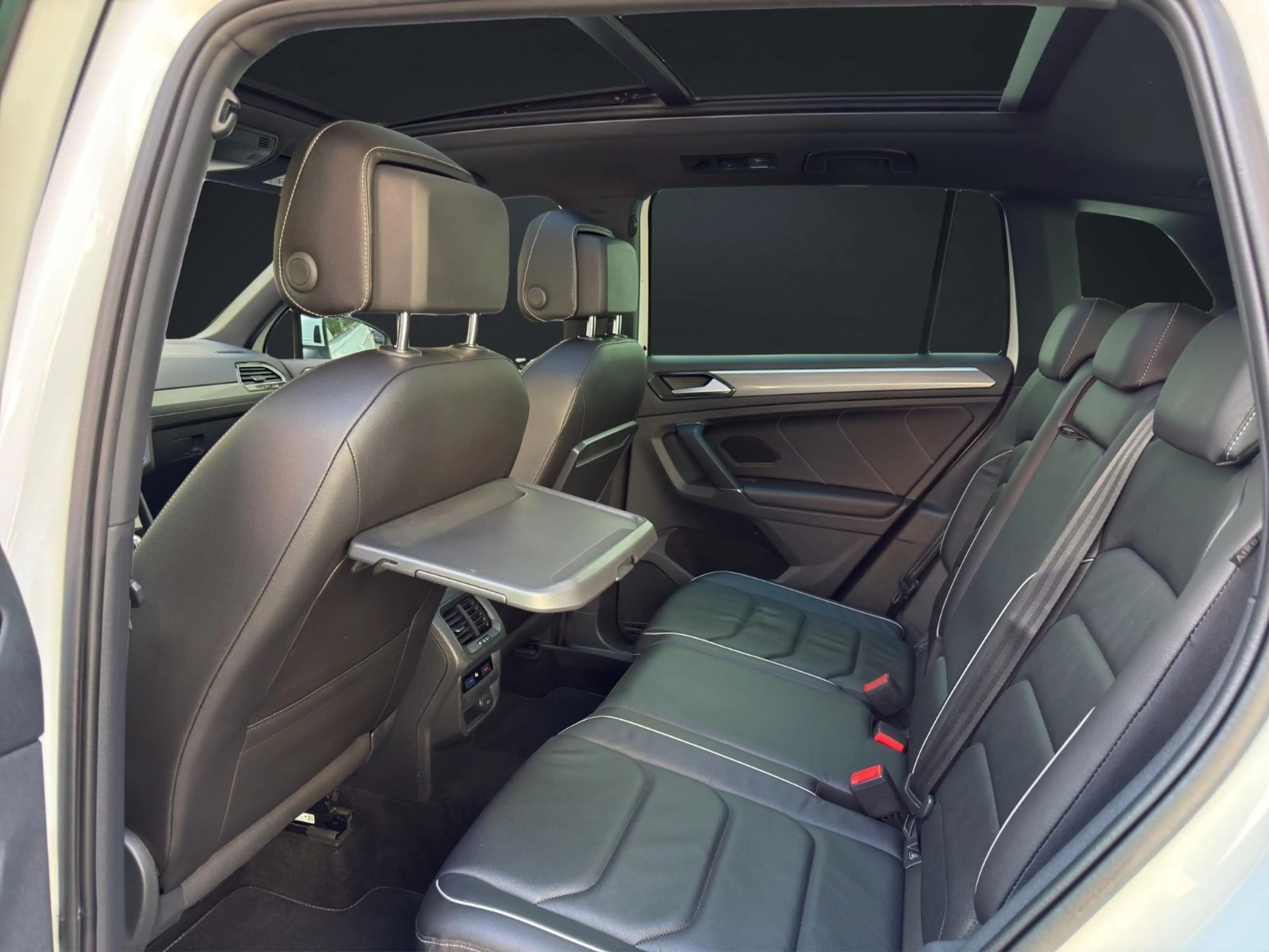 Volkswagen Tiguan 2.0 TDI 4MOTION*R-LINE*PANO*TEMP*360 KAM — photo 15