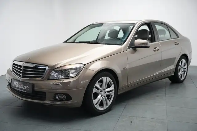 Mercedes-Benz C view 4
