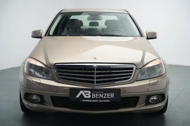 Mercedes-Benz C view 2