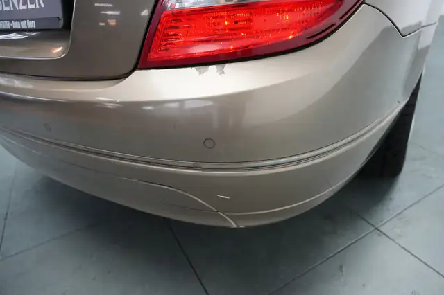 Mercedes-Benz C view 11