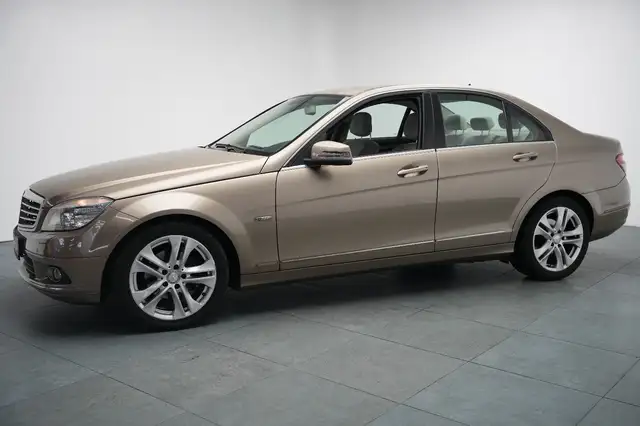 Mercedes-Benz C view 6