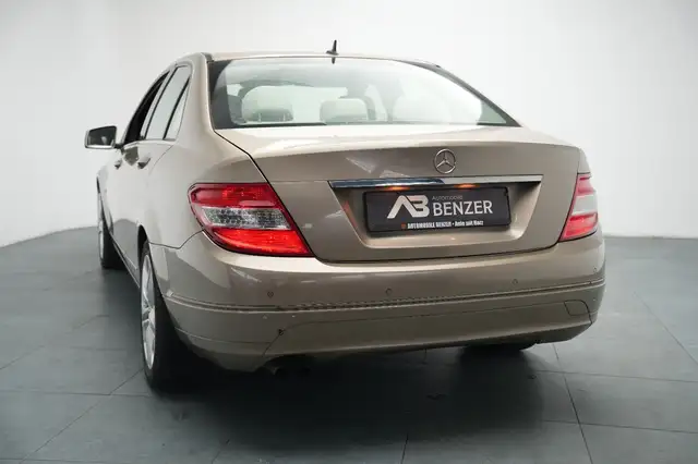 Mercedes-Benz C view 8