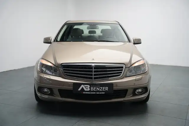 Mercedes-Benz C view 3