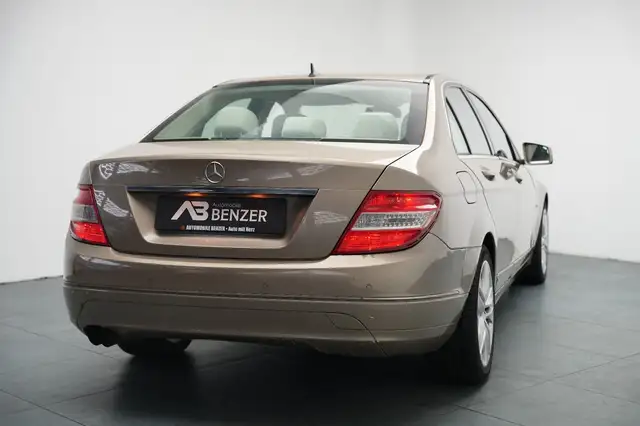 Mercedes-Benz C view 9