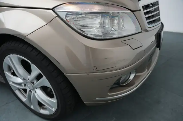 Mercedes-Benz C view 15